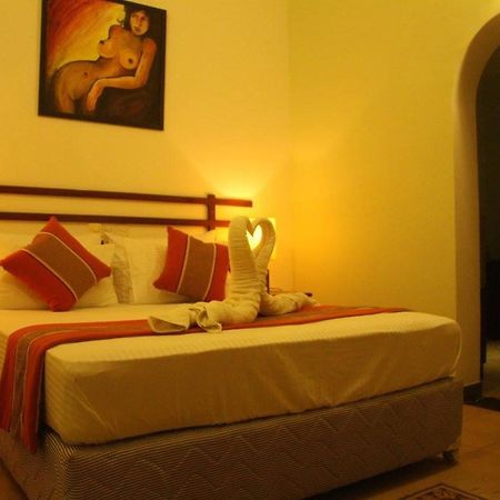 Hotel Romano Негомбо Екстериор снимка