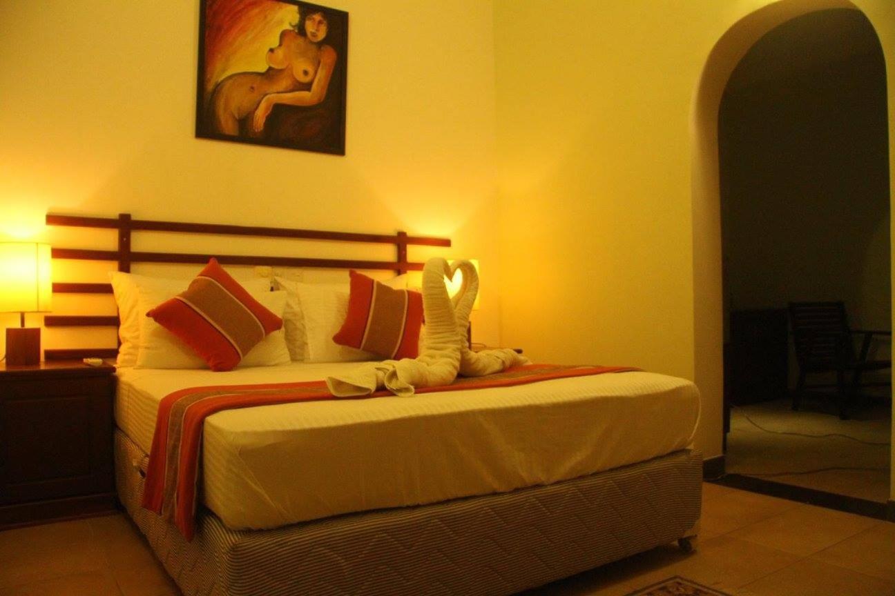 Hotel Romano Негомбо Екстериор снимка