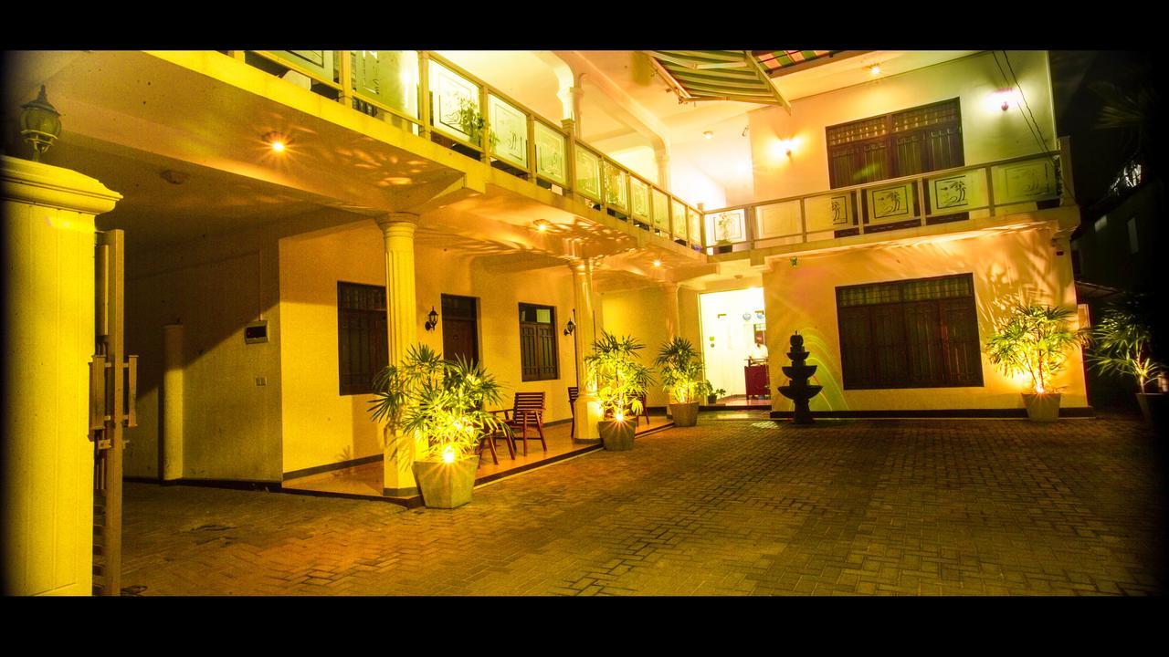 Hotel Romano Негомбо Екстериор снимка